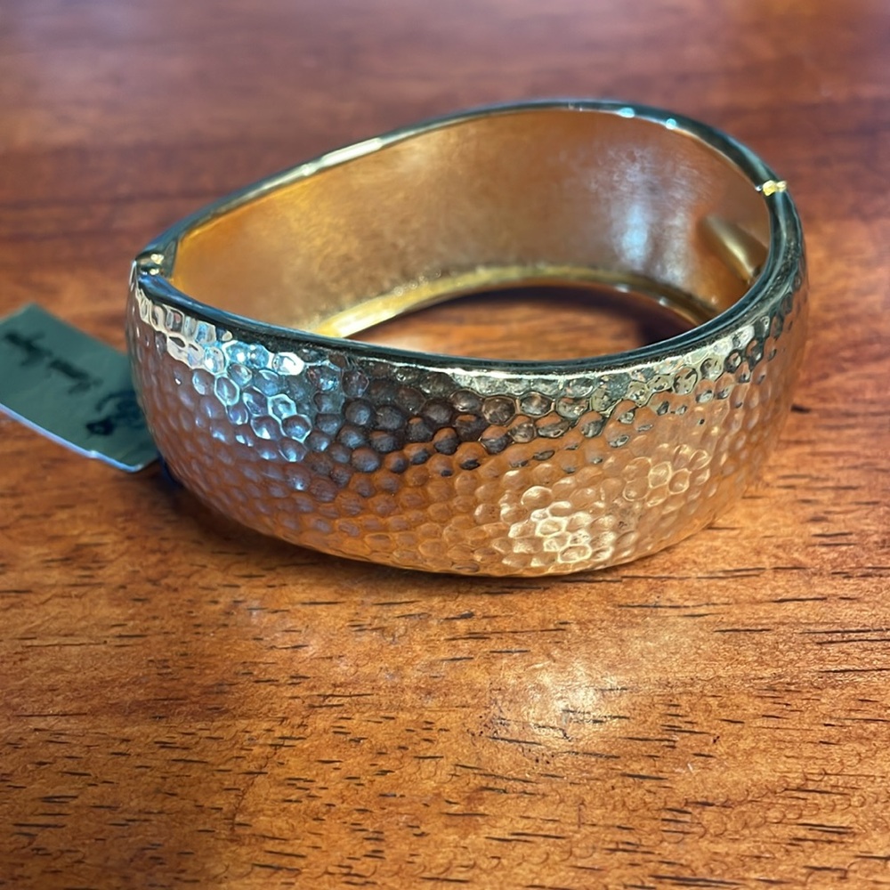 Vintage Premier Designs hinge gold tone bracelet. - Picture 3 of 3